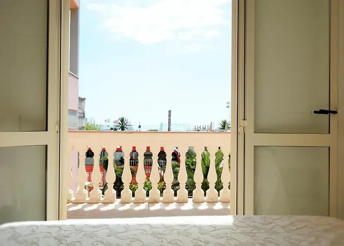 Happy Марина-ди-Пьетрасанта