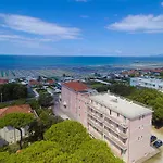 Happy Aparthotel